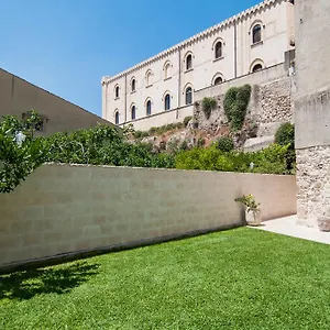 Intalloi 3*, Noto Italy